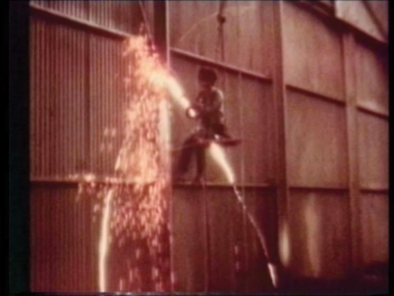 2962_002_pub--imatge-days-end